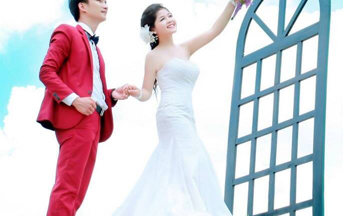 Hot girl bán thịt lợn bất ngờ khoe ảnh cưới xinh lung linh